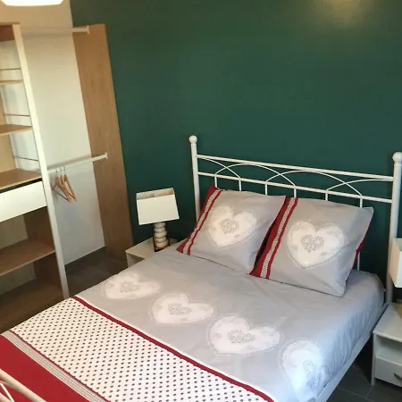 Maison En Pierre Proche De La Mer 펜션 *